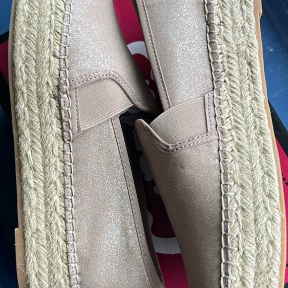 Circus Women's Slip-On Espadrilles - Picture 2 of 7
